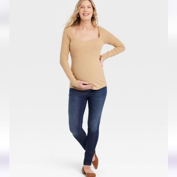 Corsetry Rib Maternity Top - Isabel Maternity by Ingrid & Isabel - Picture 3 of 4